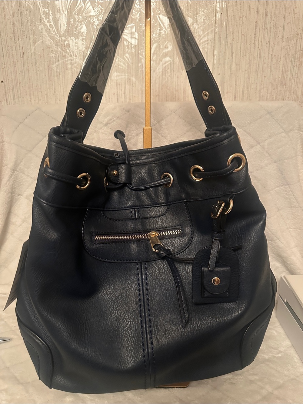 BNWT-Classic Navy Leather Drawstring Hobo Bag with Gold Hardware